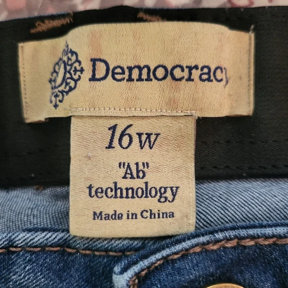 Democracy AB Solutions Distressed Blue Ankle Jeans, Size 16W - Picture 7 of 8